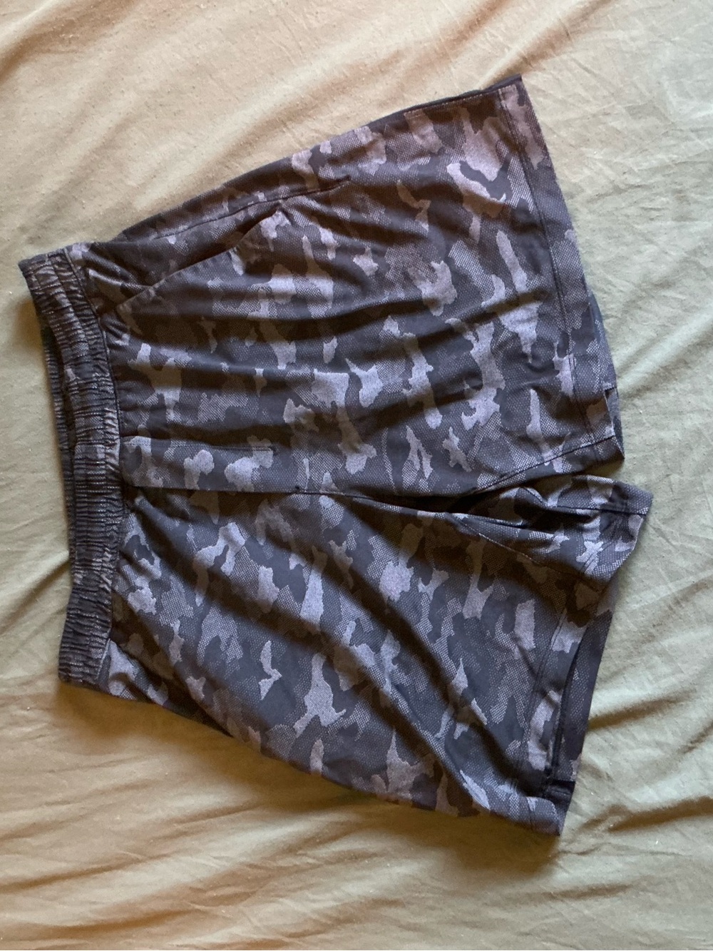 lululemon athletica Men's Black and Gray Camo Athletic Shorts